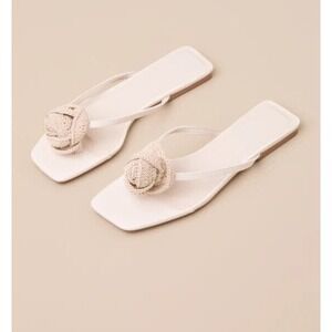 Billini Idella Cream Crochet Rosette Flat Sandals Size 8 Women's Flip Flops NEW